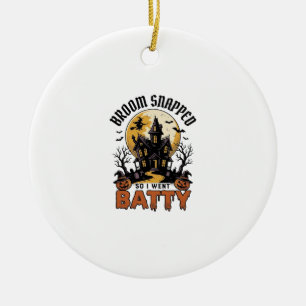 Lustige Hexe Halloween Spukhaus Batty Grafik  Keramik Ornament