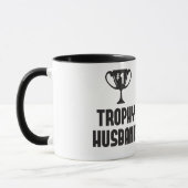 Lustige Hochzeit des Trophäeehemanns u. Tasse (Links)