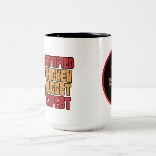 lustige Hühnernugget-Experte hinzufügen Zweifarbige Tasse (Mittel)