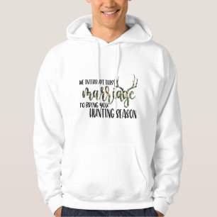 Lustige Jägergattin unterbricht Hochzeit, jagt auf Hoodie
