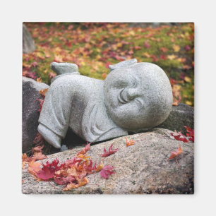 Lustige japanische Mönchstatue mit Herbst-Blätte Magnet