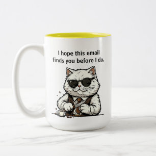 Lustige Kaffeetassen mit Typografie für Arbeitskol