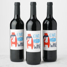 Lustige Katze beenden Sie Ihren Tag mit Wein