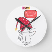 lustige Katze, die das Licht ausgeschaltet hat? Runde Wanduhr (Vorderseite)