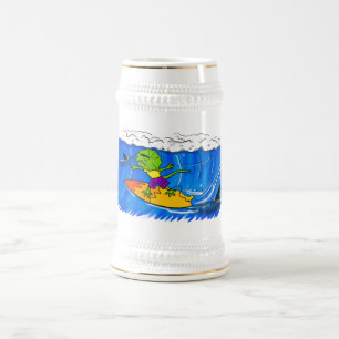 Lustige Kragenechse surft Cartoon Bierglas