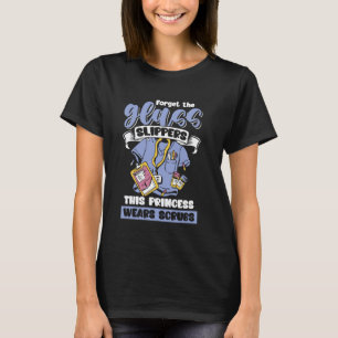 Lustige Krankenpflegerprinzessin trägt Krankenhaus T-Shirt