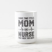 Lustige Krankenschwester-Mama-registrierte Kaffeetasse (Mittel)