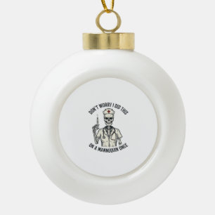 Lustige Krankenschwester Skelett Spritze Vintage G Keramik Kugel-Ornament