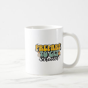 Lustige Lehrer zum Zurück zur Schule bereiten sich Kaffeetasse