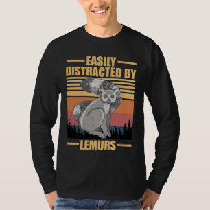 lustige Lemuren leicht von Lemuren abgelenkt T-Shirt