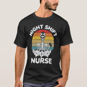 Lustige Nachtschicht Krankenschwester Skelett Hall T-Shirt