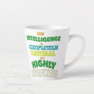 Lustige natürliche Intelligenz Vintage-Typografie Milchtasse