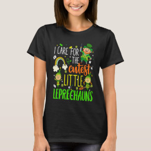 Lustige NICU-Krankenschwester pflegt kleine Leprec T-Shirt