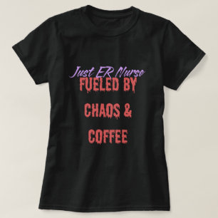 Lustige Notfallkrankenschwester, angetrieben von C T-Shirt