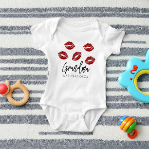 Lustige Oma Küsse Baby Strampler