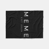 Lustige Oma wird bald Meme Est 2024 Neue Oma Fleecedecke (Vorderseite (Horizontal))