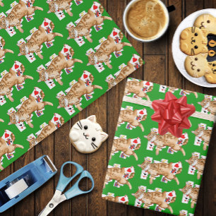 Lustige Orangekatze spielt Solitär Karten Geschenkpapier