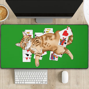 Lustige Orangekatze spielt Solitär Karten Schreibtischunterlage
