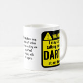 Lustige personalisierte Dart-Warnung Kaffeetasse (VorderseiteRechts)