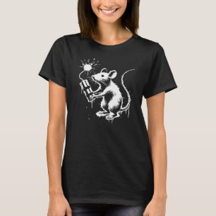 lustige Ratte mit Dynamit. T-Shirt
