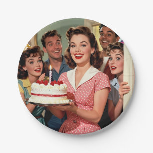 Lustige Retro-Freunde feiern einen Geburtstag Pappteller