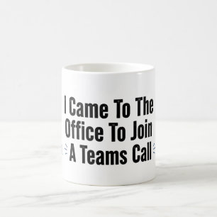 Lustige Rückkehr ins Büro Hybride Arbeit Kaffeetasse