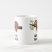 Lustige schlafende Faultier-Illustration mit süßem Kaffeetasse (Mittel)