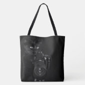Lustige schwarze Katze mit der Kamera Tasche (Rückseite)