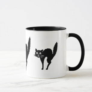 lustige schwarze Katze mit gewölbtem Rücken Tasse