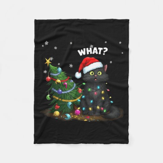 Lustige schwarze Katze schiebt Weihnachtsbaum Fleecedecke (Vorderseite)
