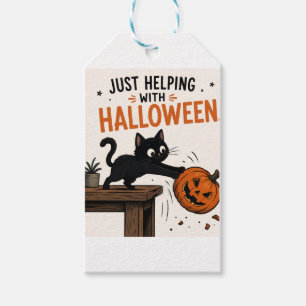 Lustige schwarze Katze wirft Kürbis Halloween um Geschenkanhänger