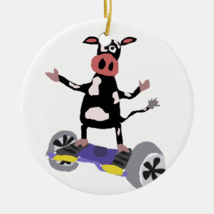Lustige Schwarzweiss-Kuh auf Hoverboard Keramik Ornament