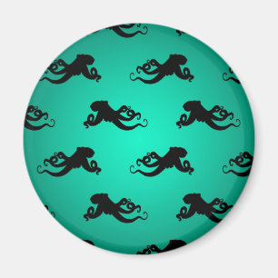 Lustige Silhouetten von Kraken auf Grün Magnet