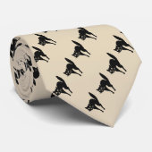 lustige Silouette wütender schwarzer Katze mit dem Krawatte (Gerollt)