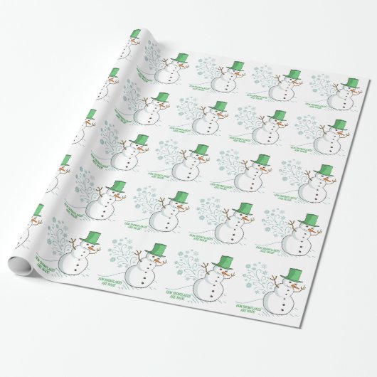 Lustige Snowman-Furz-Schneeflocken Geschenkpapier (Ungerollt)