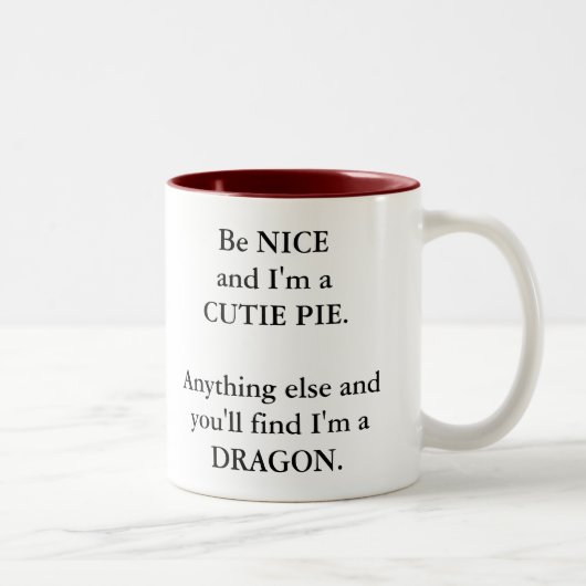 Lustige Süsse-Torte oder Drache-Tasse Zweifarbige Tasse (Rechts)