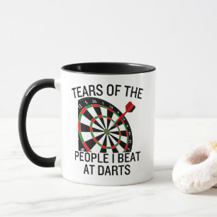 Lustige Tränen von Leuten, die ich beim Dart-Café Tasse