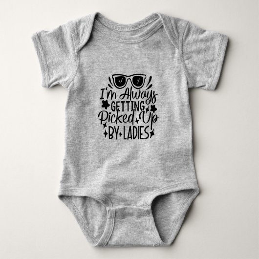 Lustige Typografie Baby Strampler (Vorderseite)