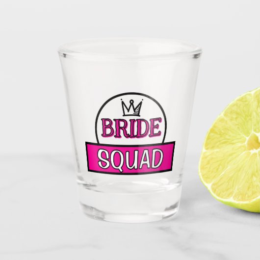 Lustige Typografie "Bride squad" personalisierter  Schnapsglas (Vorderseite)