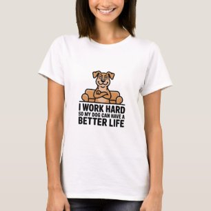 Lustige verwöhnte Hund-Zitat-Couch-Illustration T-Shirt