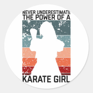 lustige Vintage Karate Girl Zitat Redewendungen. Runder Aufkleber