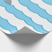 Lustige wunderliche Haifisch-Flossen auf Wellen Geschenkpapier (Ecke)