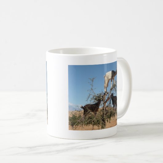 Lustige Ziegen in einem Baum Kaffeetasse (VorderseiteRechts)