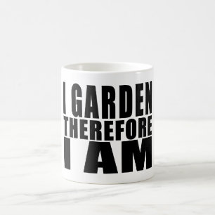 Lustige Zitat-Gartenarbeit: Ich arbeite deshalb Kaffeetasse