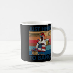 Lustiger 4. Juli, nur hier, um die USA-Flagge Chic Kaffeetasse