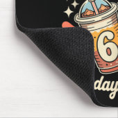 Lustiger 67 Eiskaffee und Sonnenscheintag jeden Ta Mousepad (Ecke)