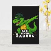 Lustiger 67 T Rex Dinosaur Sechs Sieben Zahlen Jun Karte (Gelbe Blume)