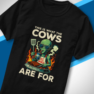 Lustiger Alien BBQ Grill Kuh Entführung Witz Retro T-Shirt