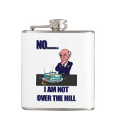 Lustiger alter Mann nicht über dem Flachmann (Vorderseite)