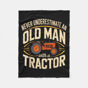 Lustiger alter Mann Traktor Zitat Vintage Landwirt Fleecedecke